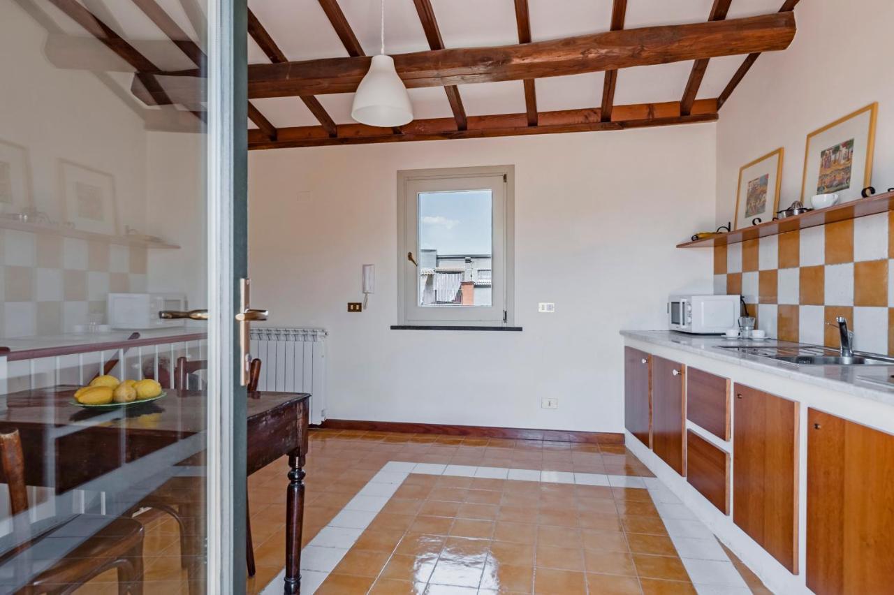 Gli Iris Apartments By Wonderful Italy Лингуаглоса Екстериор снимка