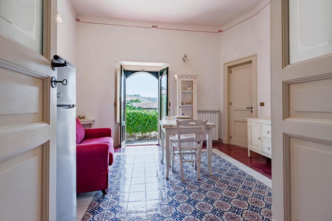 Gli Iris Apartments By Wonderful Italy Лингуаглоса Екстериор снимка