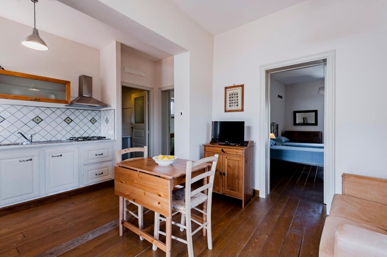 Gli Iris Apartments By Wonderful Italy Лингуаглоса Екстериор снимка