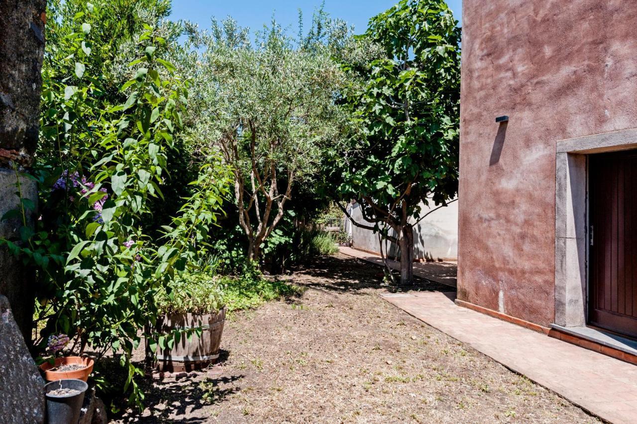 Gli Iris Apartments By Wonderful Italy Лингуаглоса Екстериор снимка