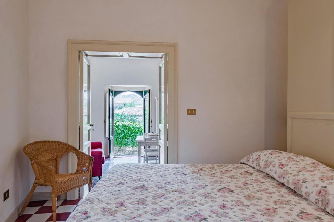Gli Iris Apartments By Wonderful Italy Лингуаглоса Екстериор снимка